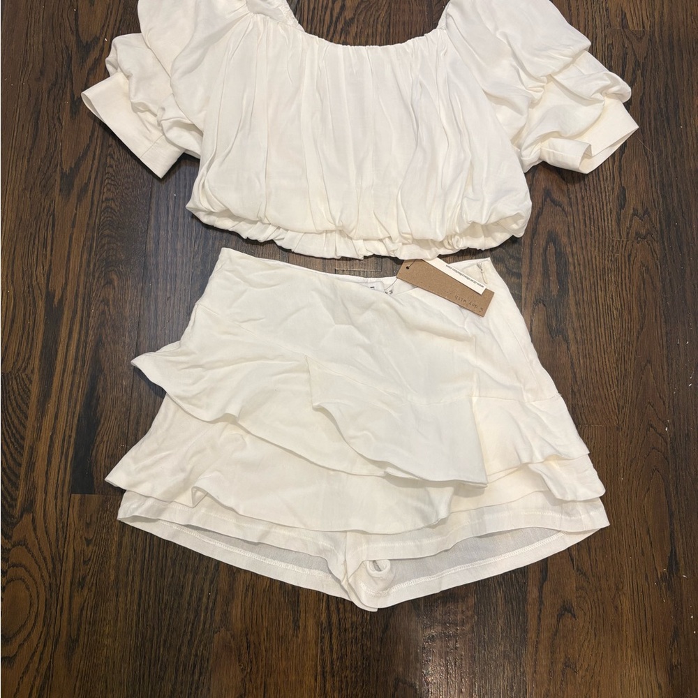 DO+BE White Ruffled Linen Blouse and Matching Skirt/ Skort NWT Small & Medium